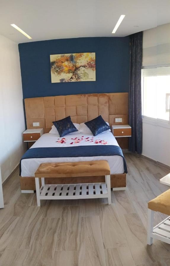 Hostal Mh Borj Martil Buitenkant foto